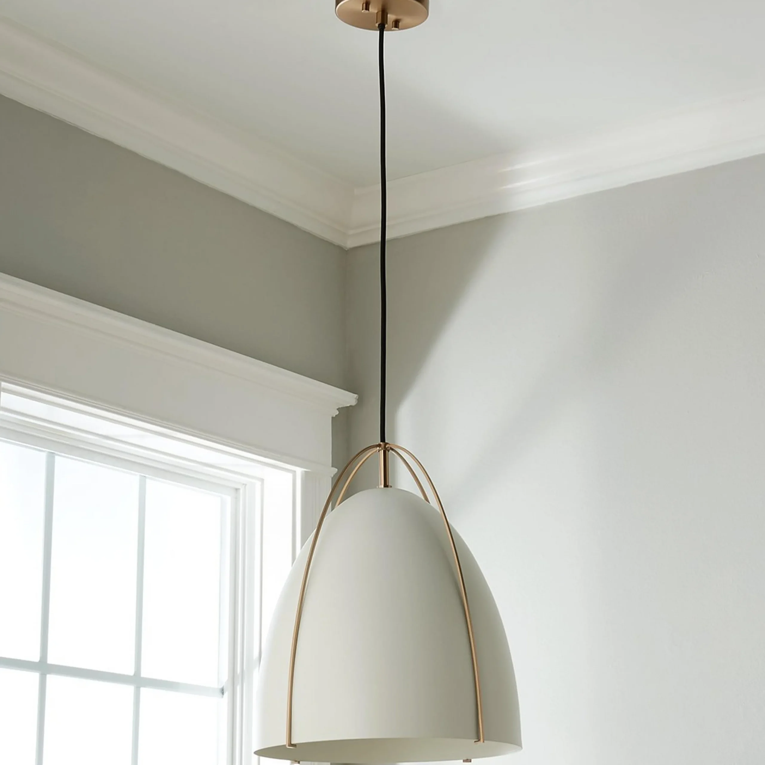 Bentlee Pendant - Medium