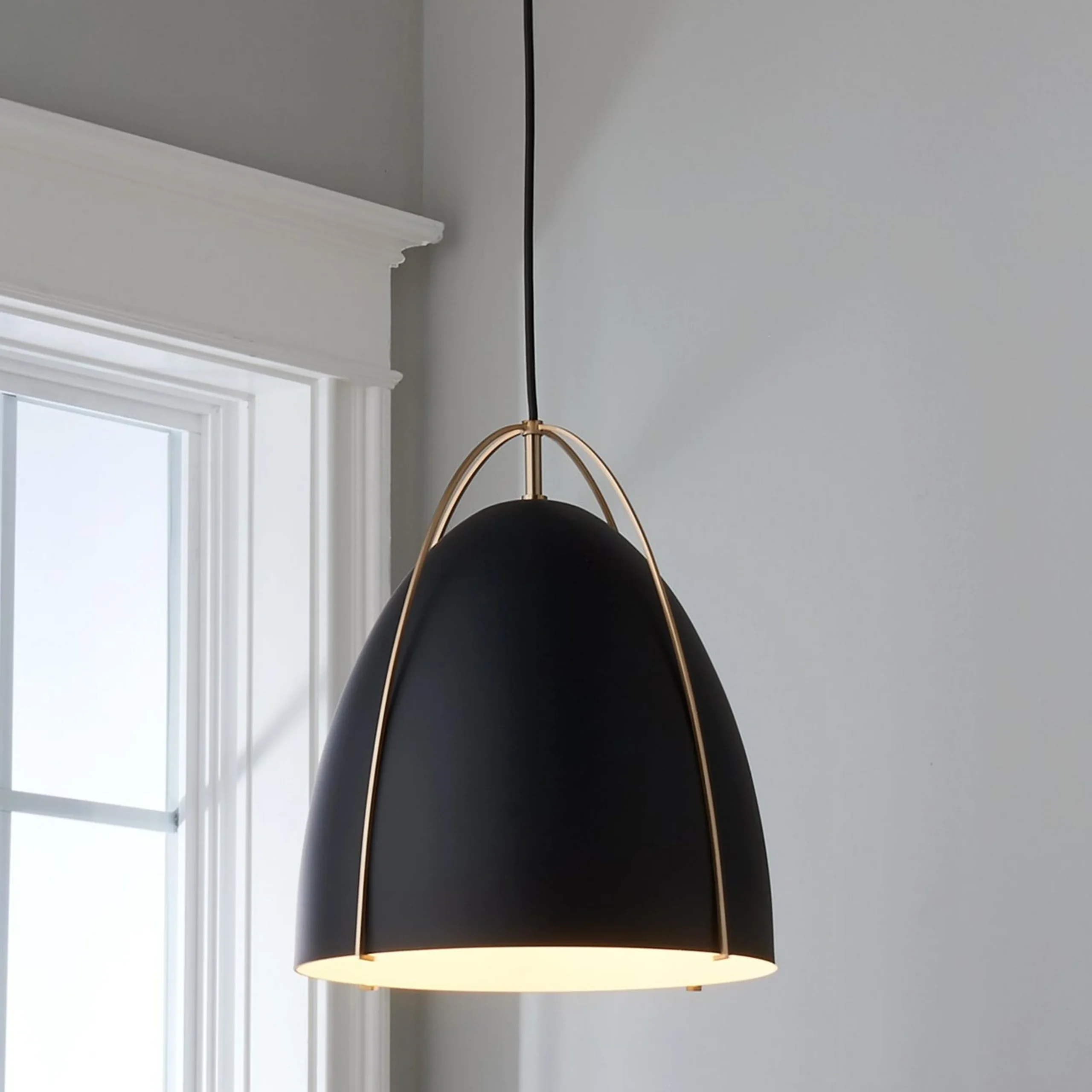 Bentlee Pendant - Medium