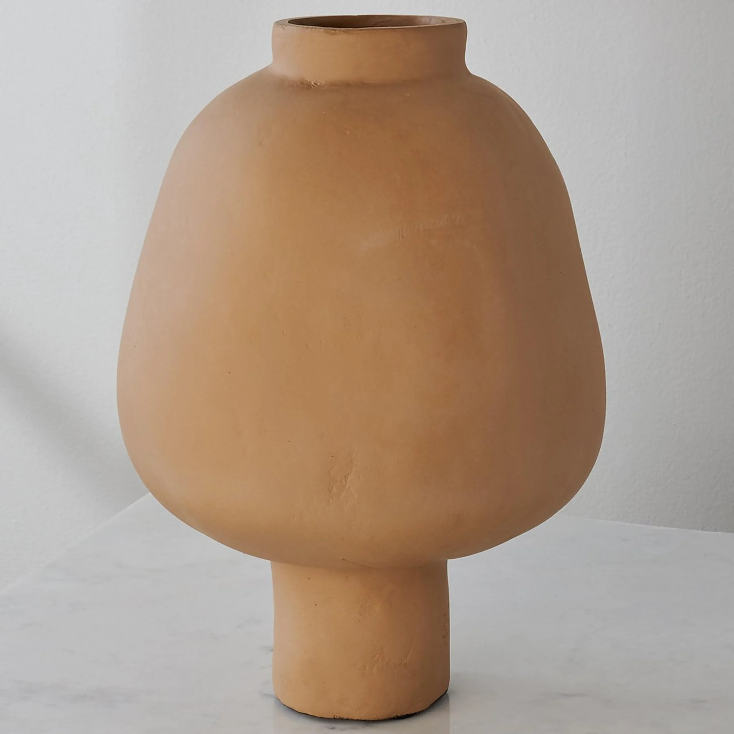 Dama Vase