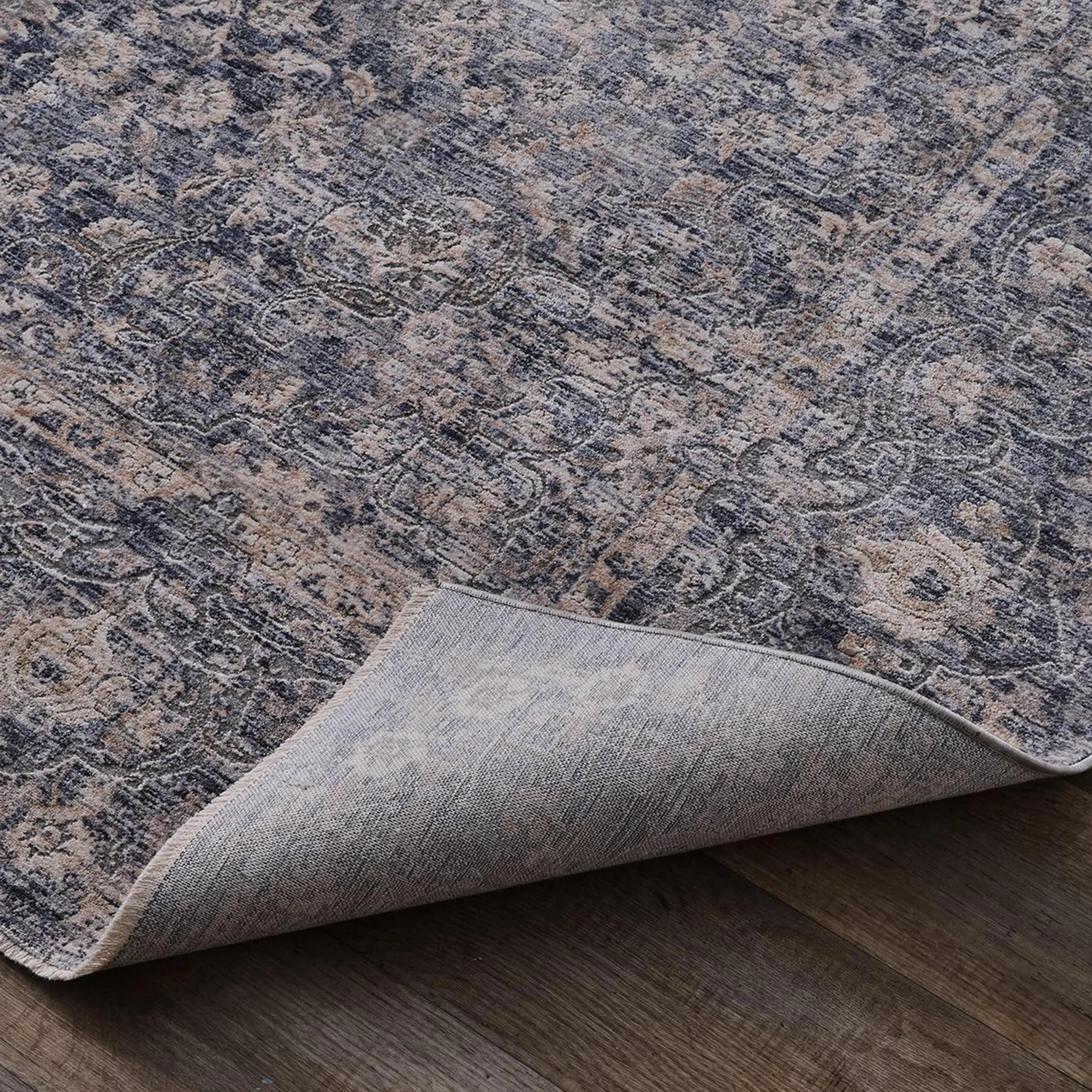 Kosa Rug