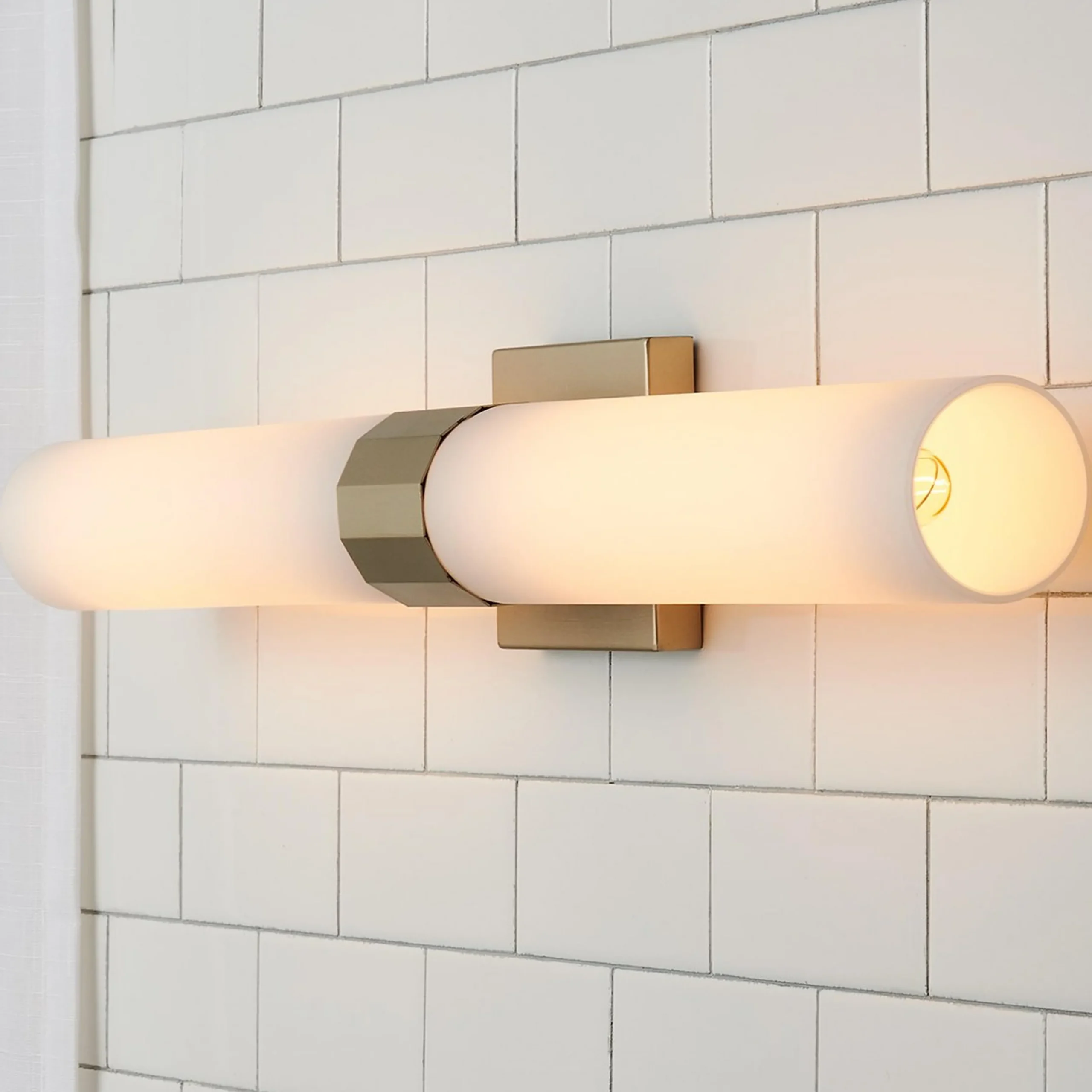Minimal Chic Bath Sconce