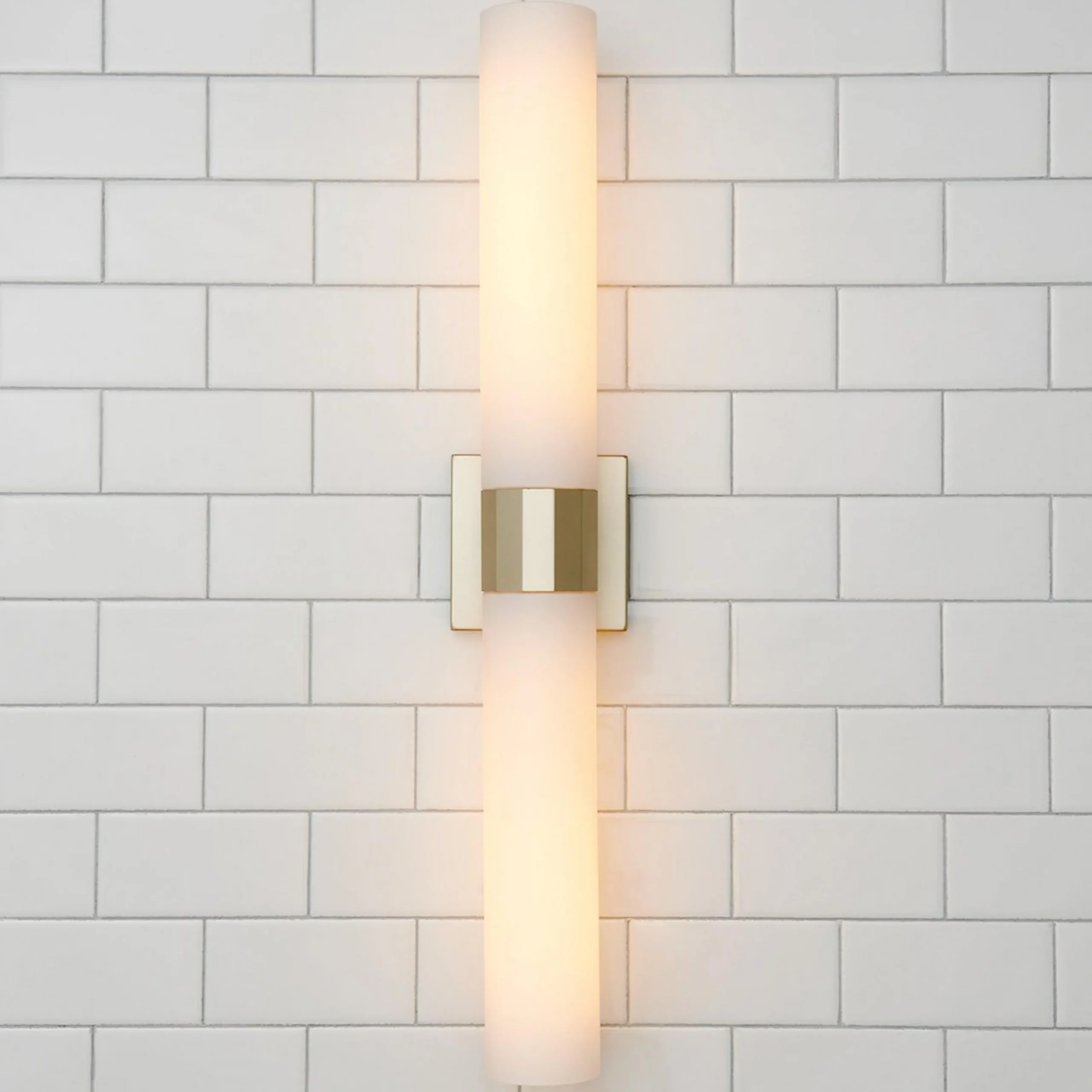 Minimal Chic Bath Sconce