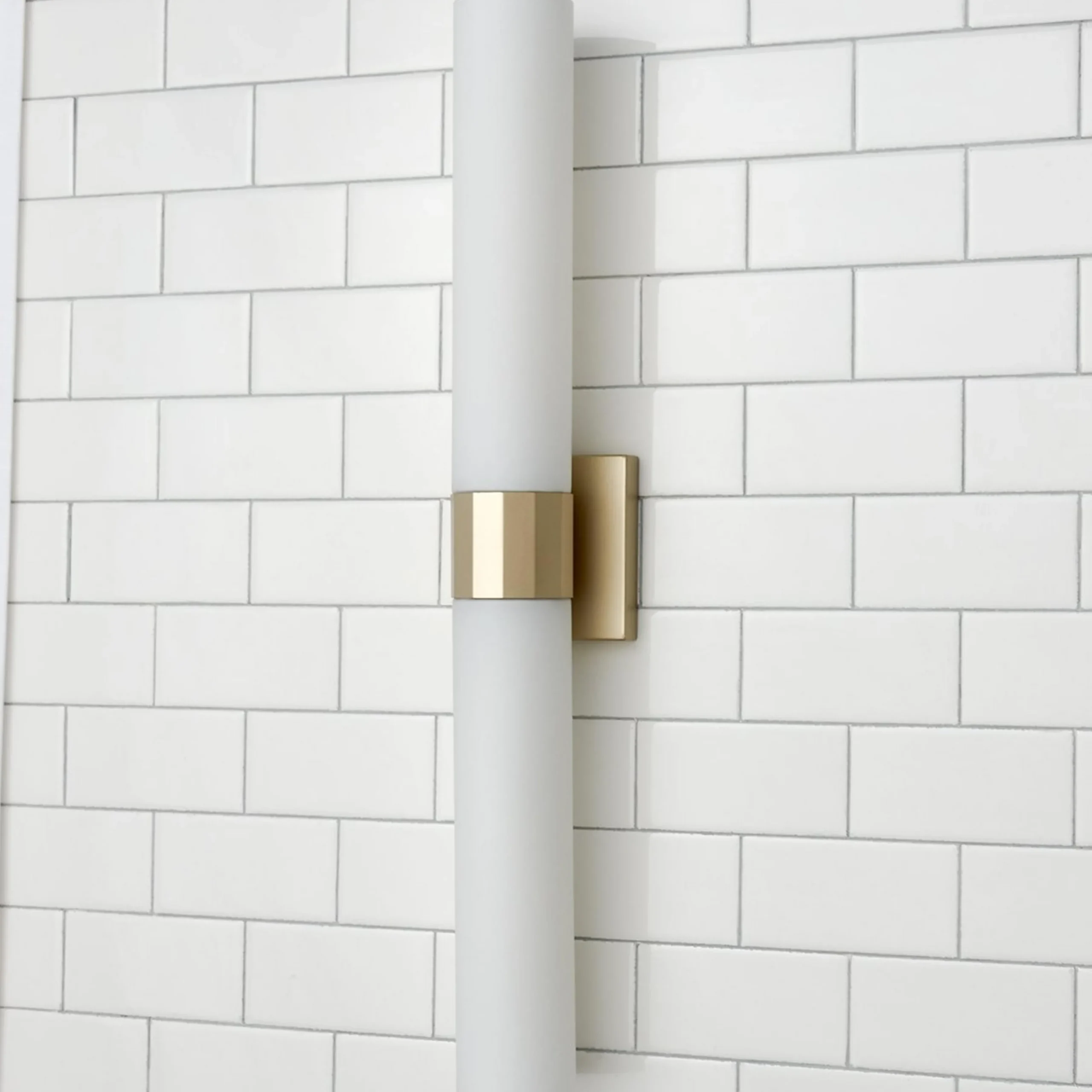 Minimal Chic Bath Sconce