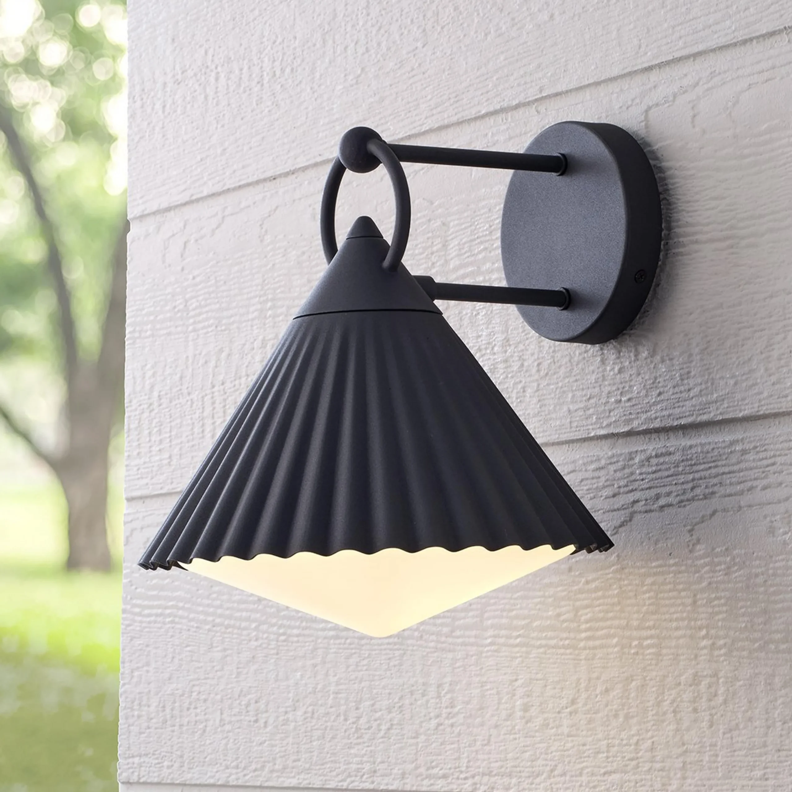 Pointed Pleat Outdoor Wall Sconce