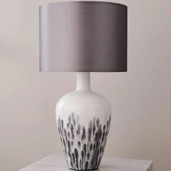 Safed Tapakana Table Lamp