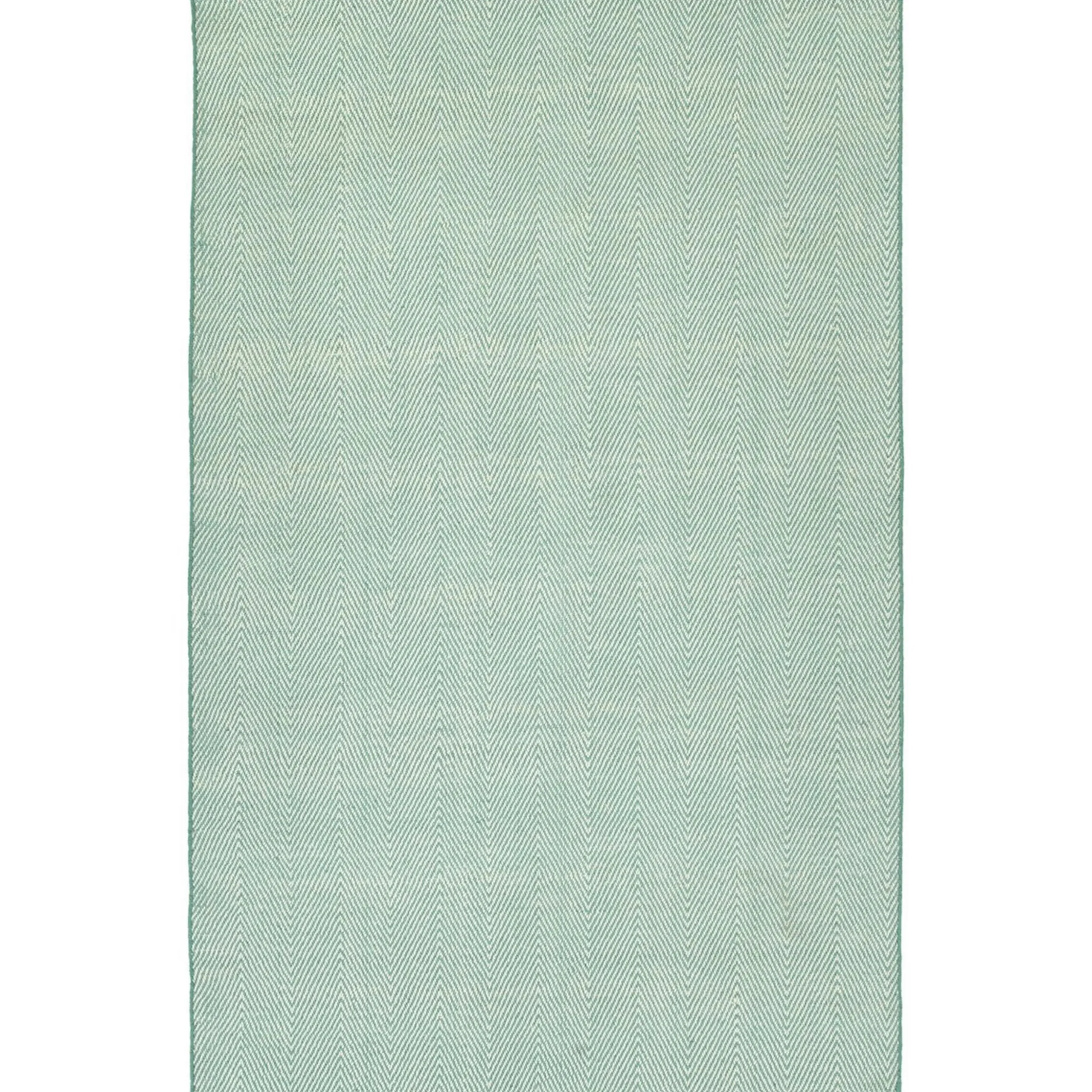 Sophisticated Chevron Indoor / Outdoor Rug