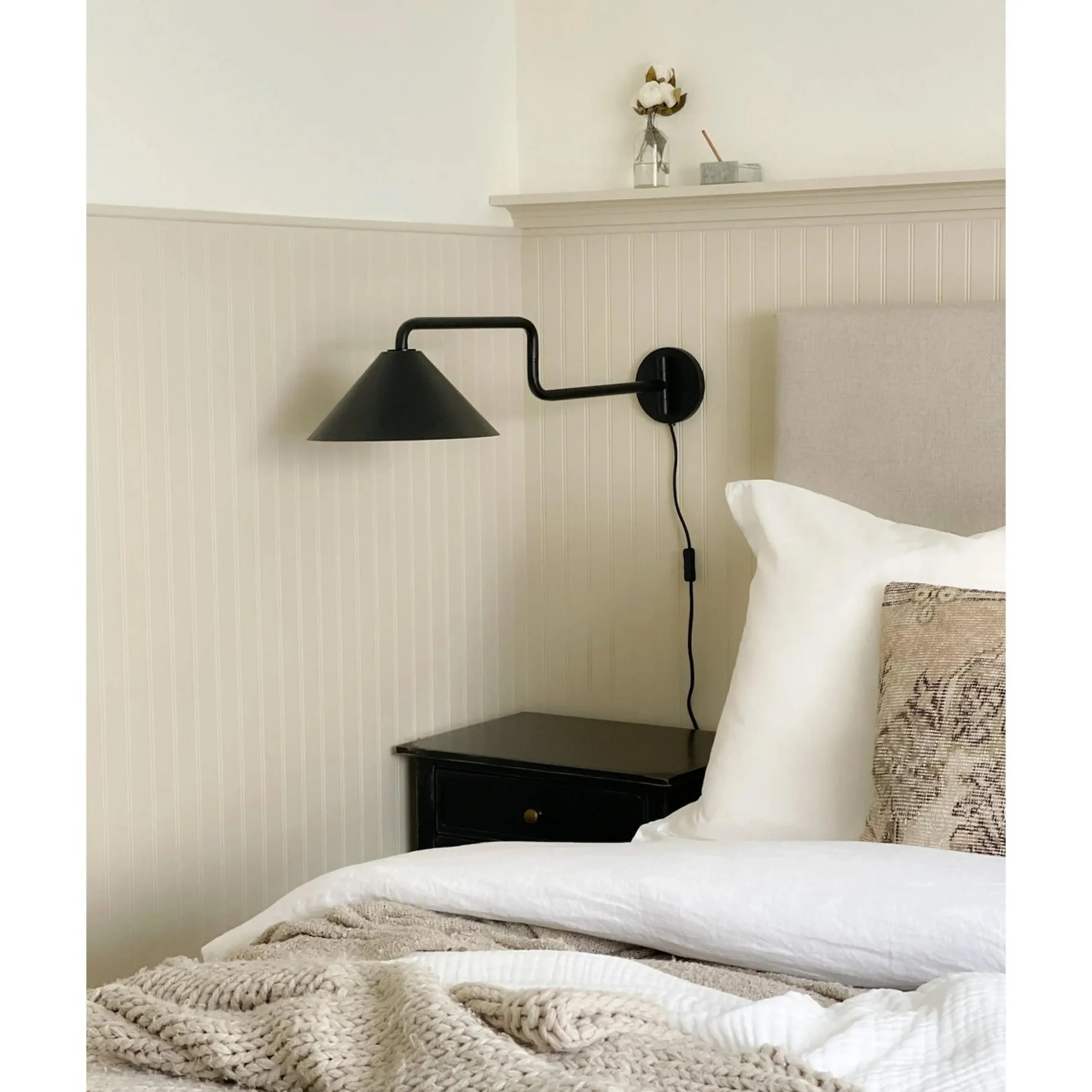 Thao Swing Arm Sconce