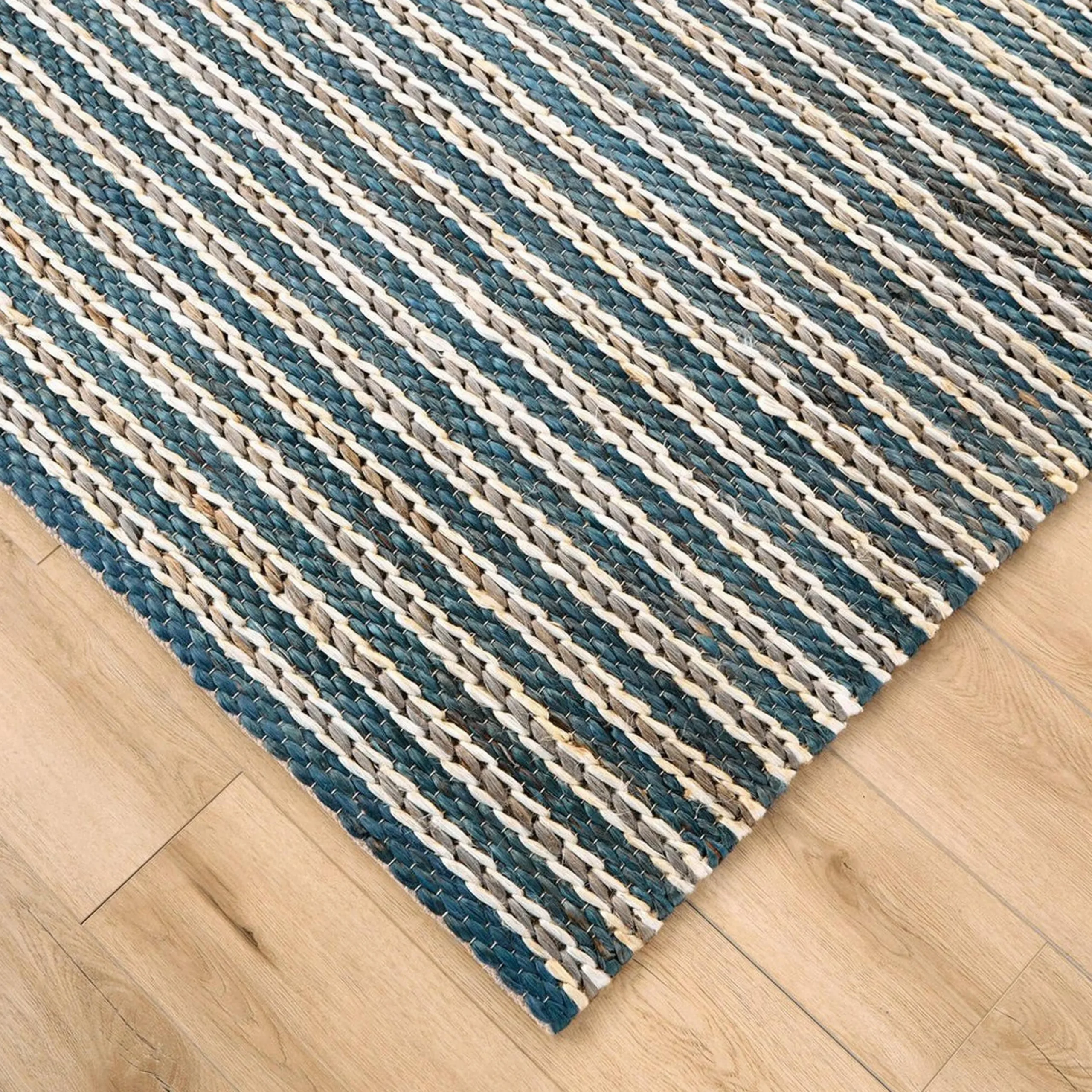 Usulutan Handwoven Indoor / Outdoor Rug