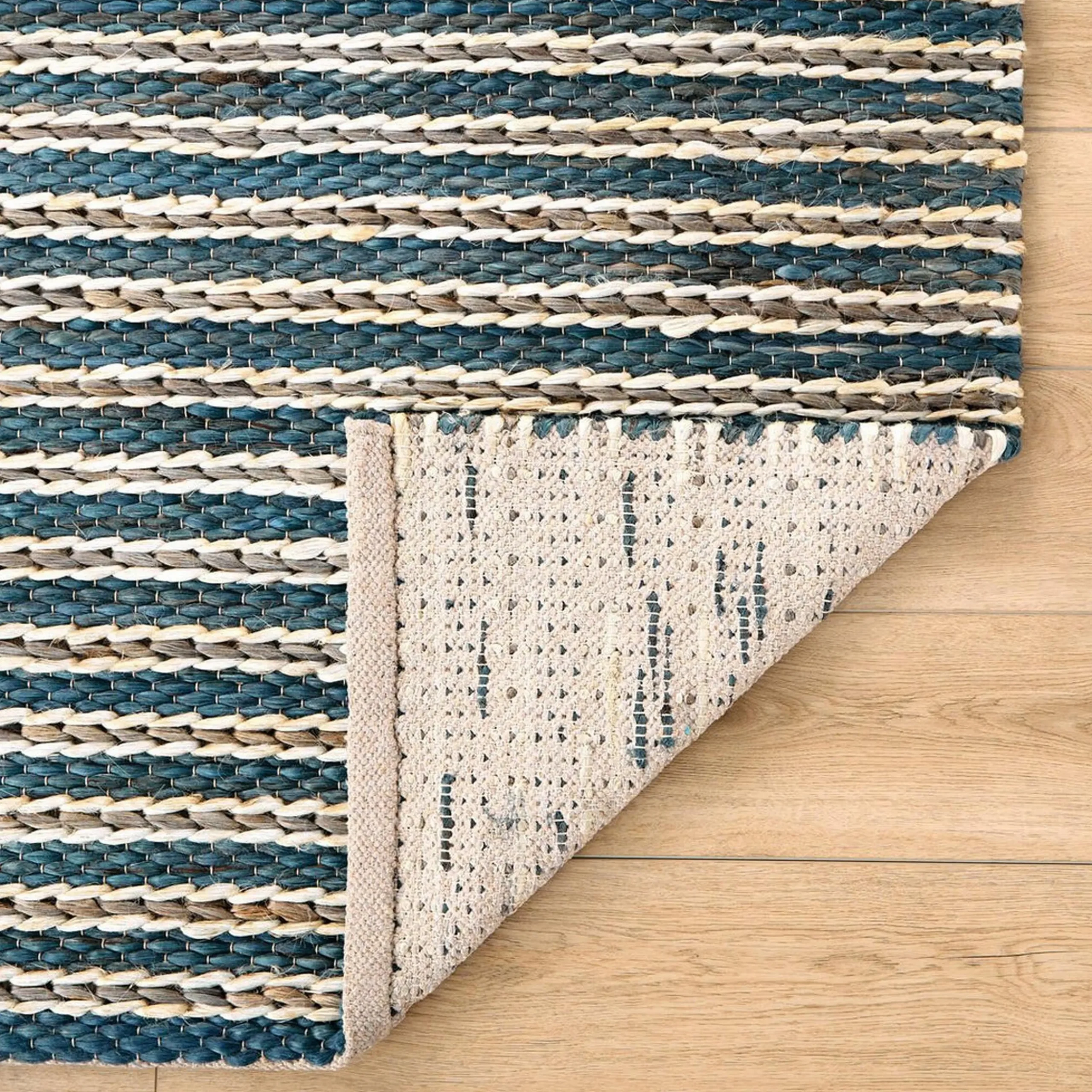 Usulutan Handwoven Indoor / Outdoor Rug
