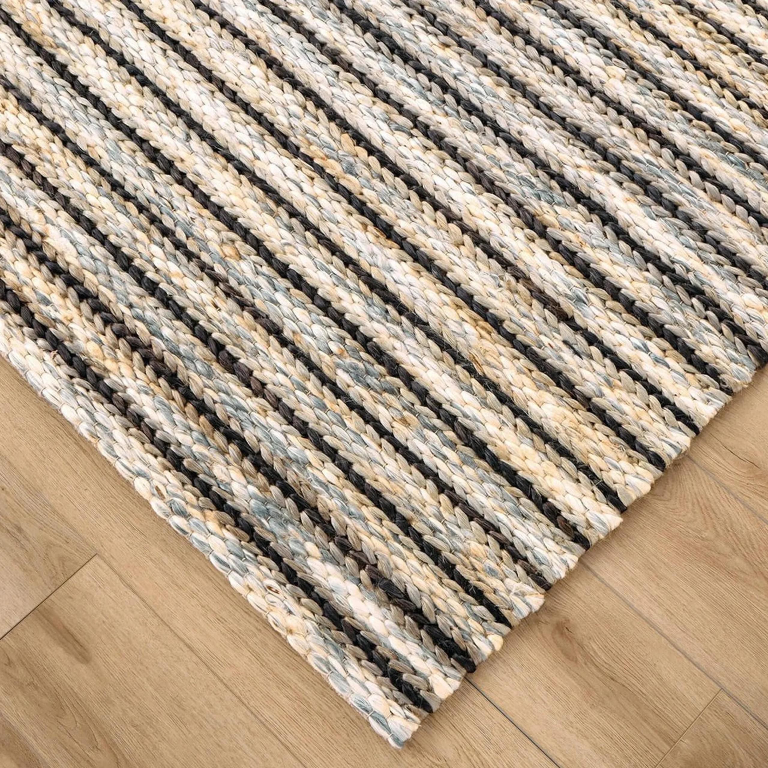 Usulutan Handwoven Indoor / Outdoor Rug